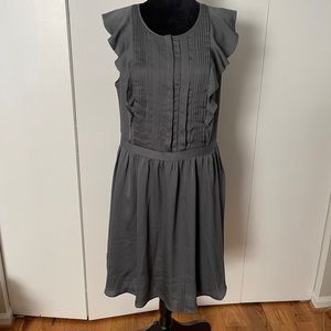 Banana Republic Gray SS Pintuck Flutter Sleeve Dress